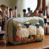 Quilted beauty case with sheep